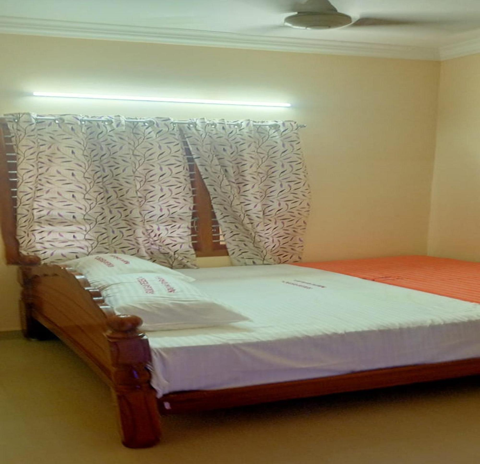 Arumugam Residency Ac Тиручендур Экстерьер фото